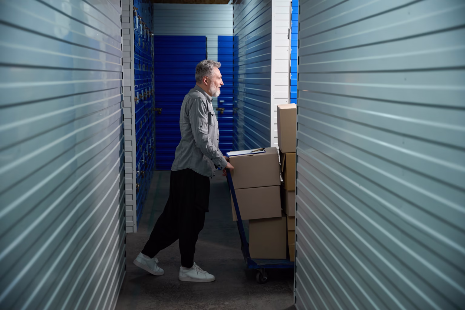 reserve a self-storage unit, reserve, unit, furniture, storage units in Ohio, eacbeaedbccfcaf